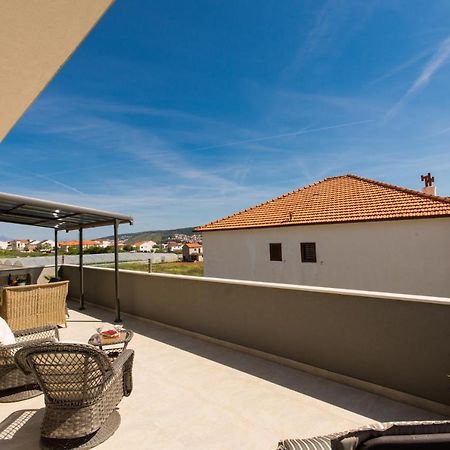 Villa Initium Traù Esterno foto