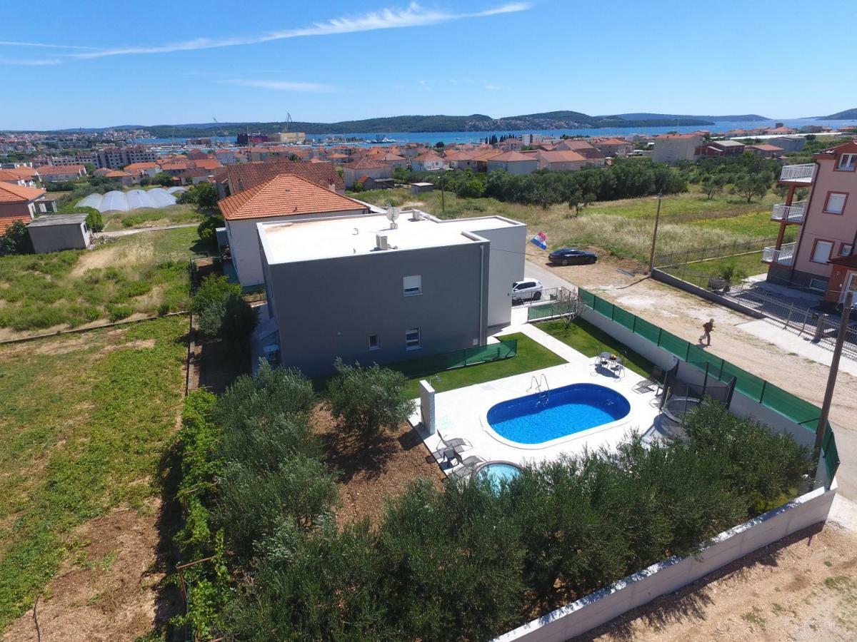 Villa Initium Traù Esterno foto