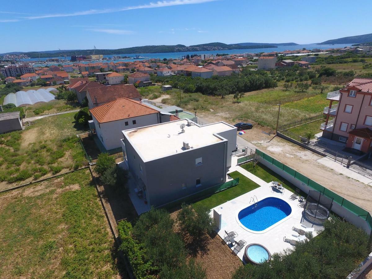Villa Initium Traù Esterno foto